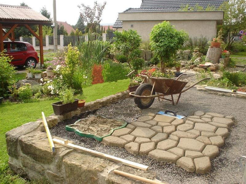 Zahradní chodník - forma kámen