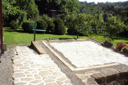 Zahradní chodník - forma kámen